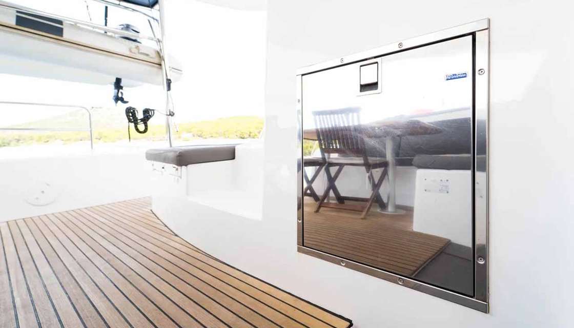 Lagoon 42