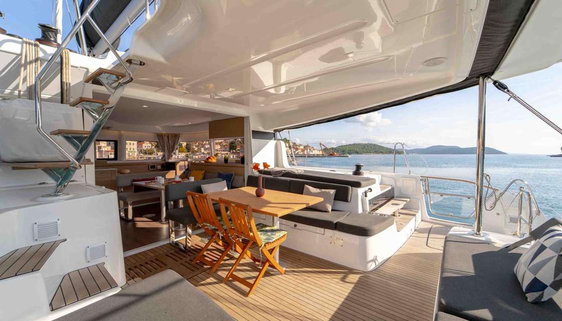 Lagoon 43