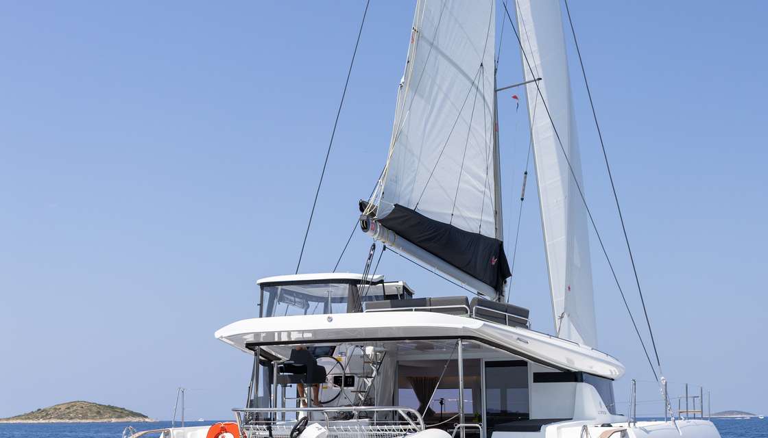 Lagoon 43
