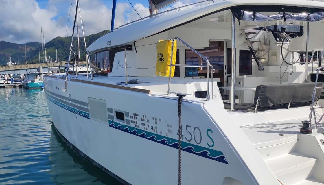 Lagoon 450 SporTop