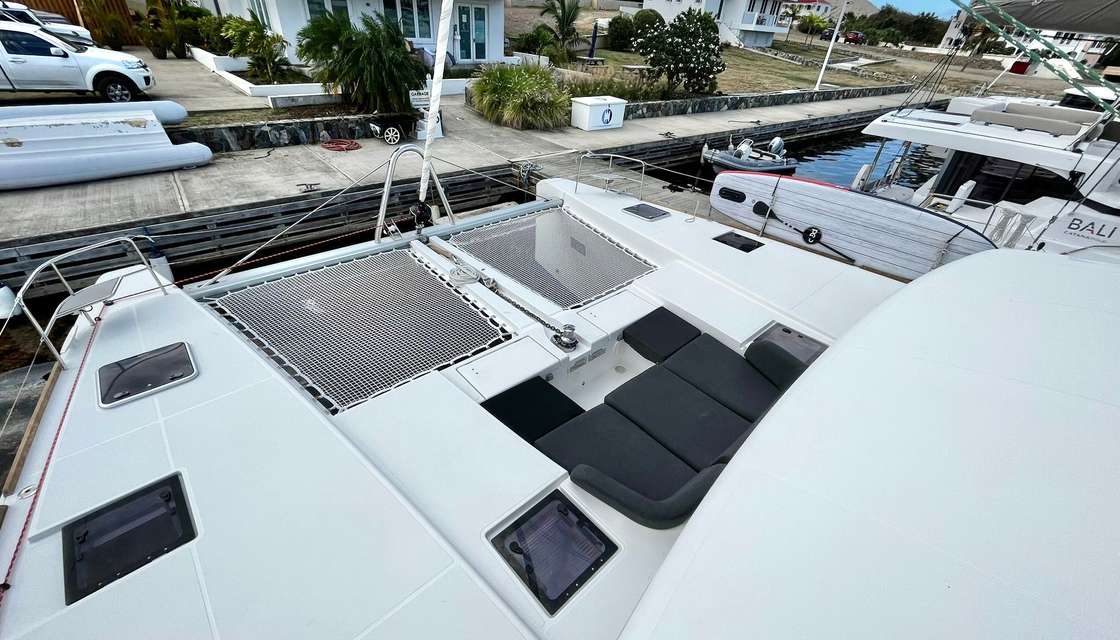 Lagoon 52