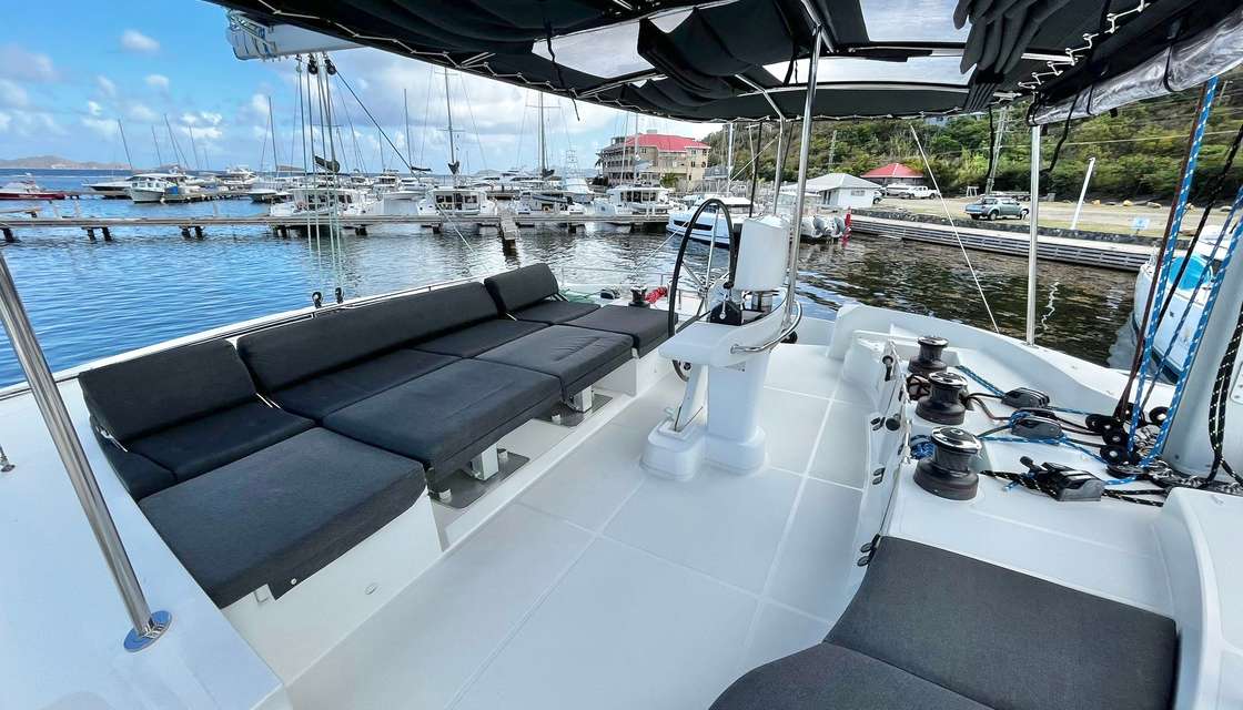 Lagoon 52