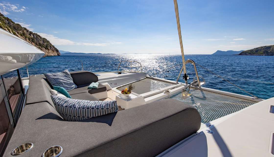 Layout of the boat Lagoon 55