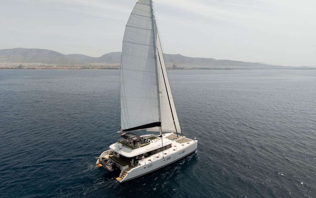 Distribución del barco Lagoon 620