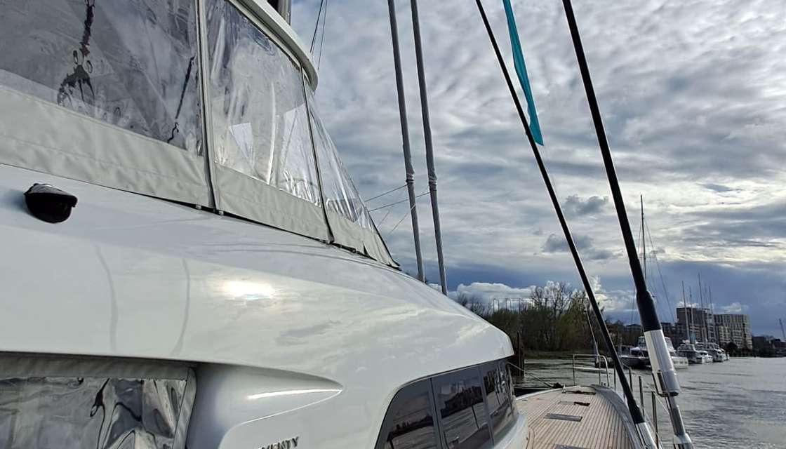 Lagoon Seventy 7