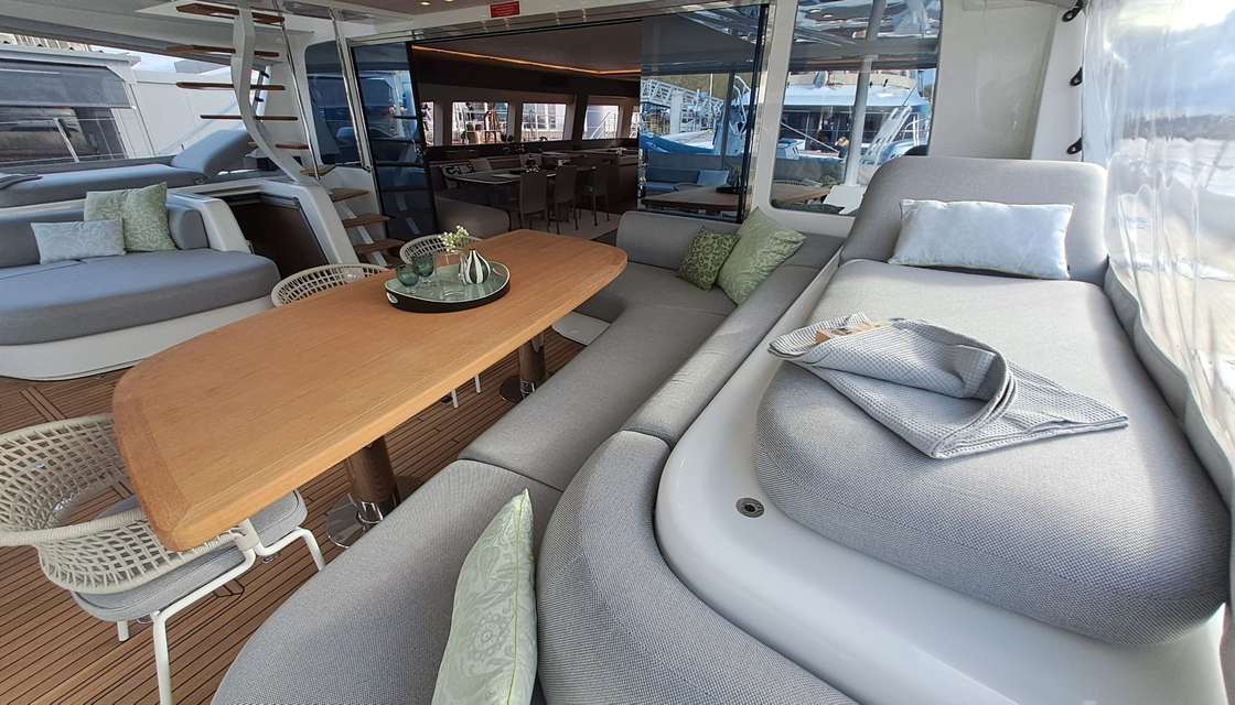 Lagoon Seventy 7