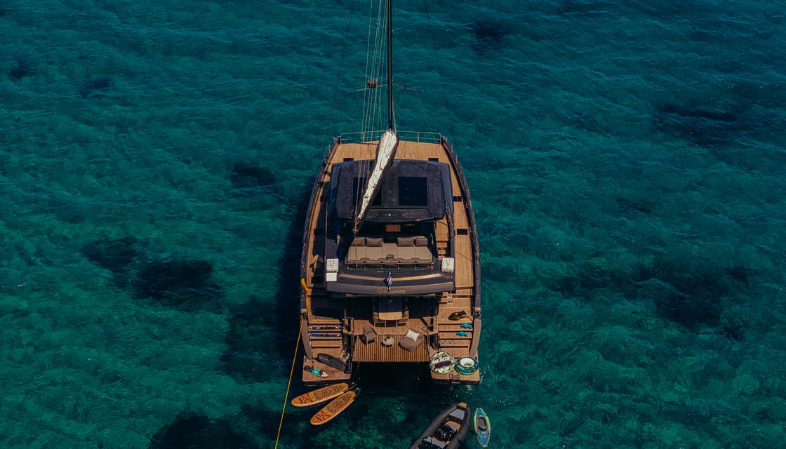 Moon Yacht 65