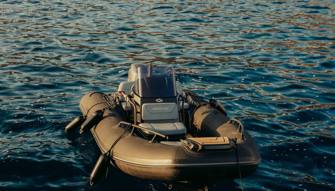Moon Yacht 65