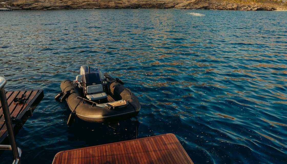 Moon Yacht 65