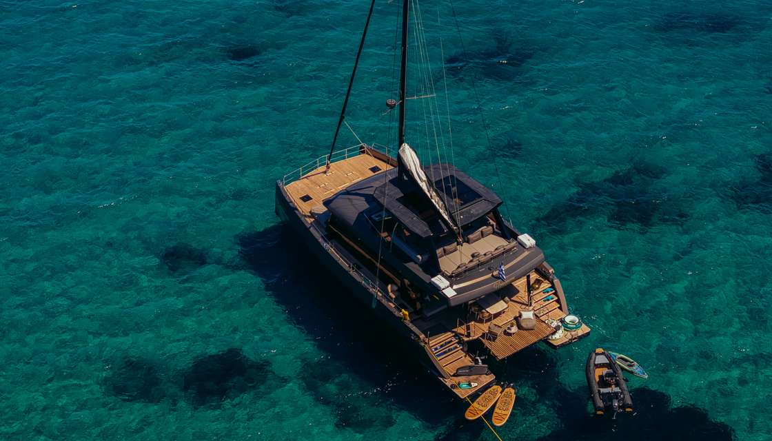 Moon Yacht 65