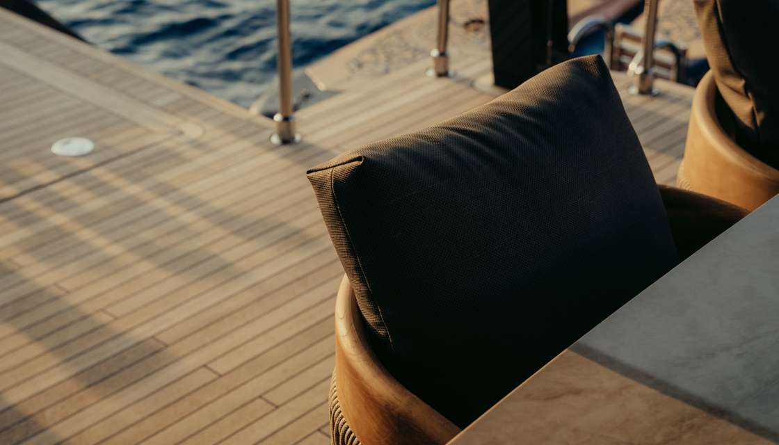 Moon Yacht 65