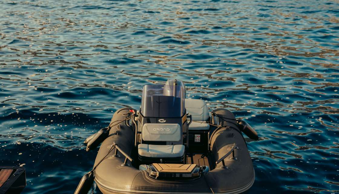 Moon Yacht 65
