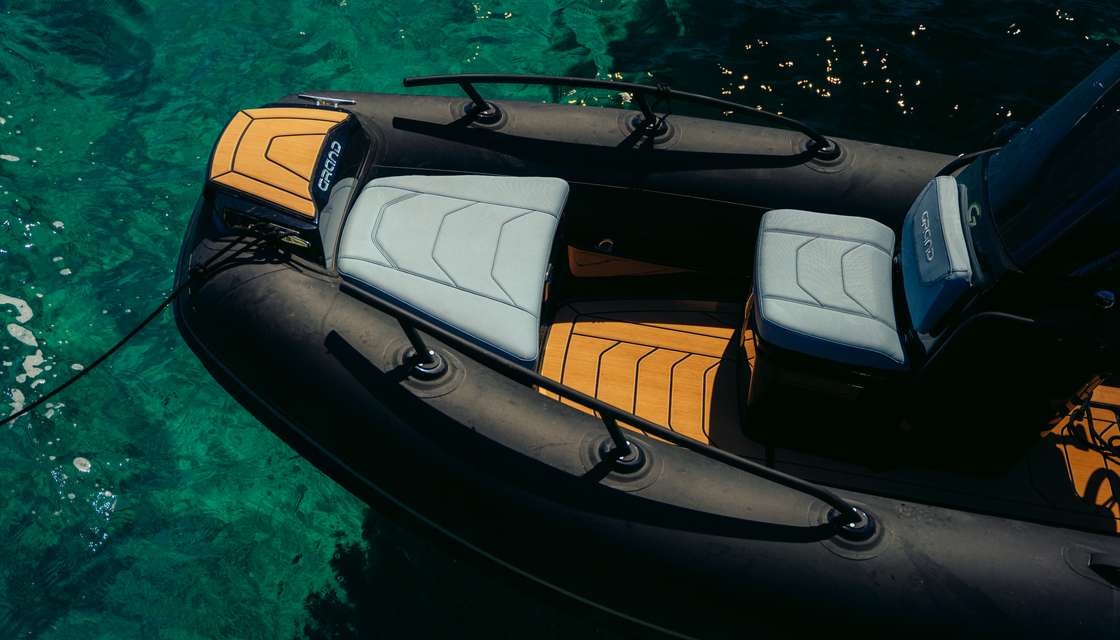 Moon Yacht 65