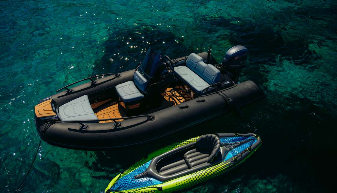 Moon Yacht 65