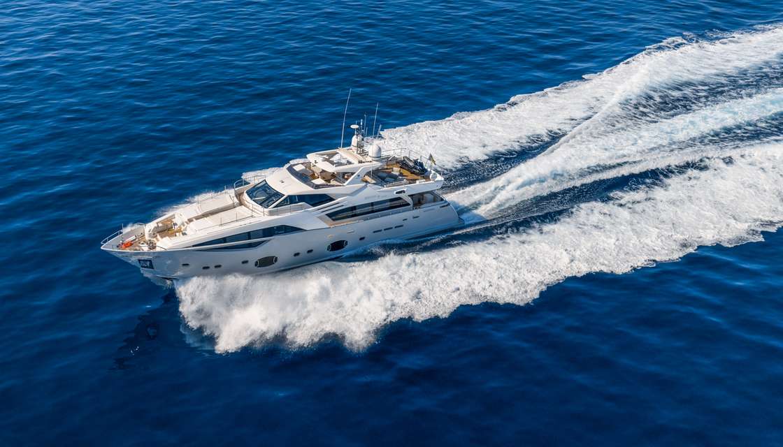 Ferretti Custom Line 100