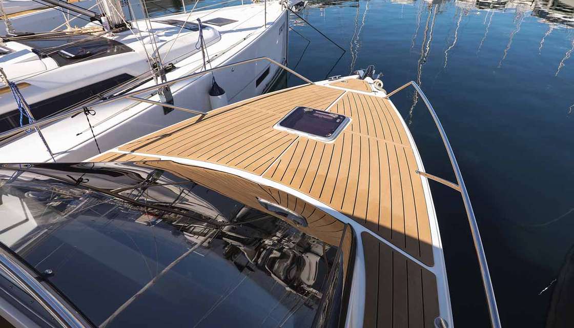 Nuva M9 Cabin