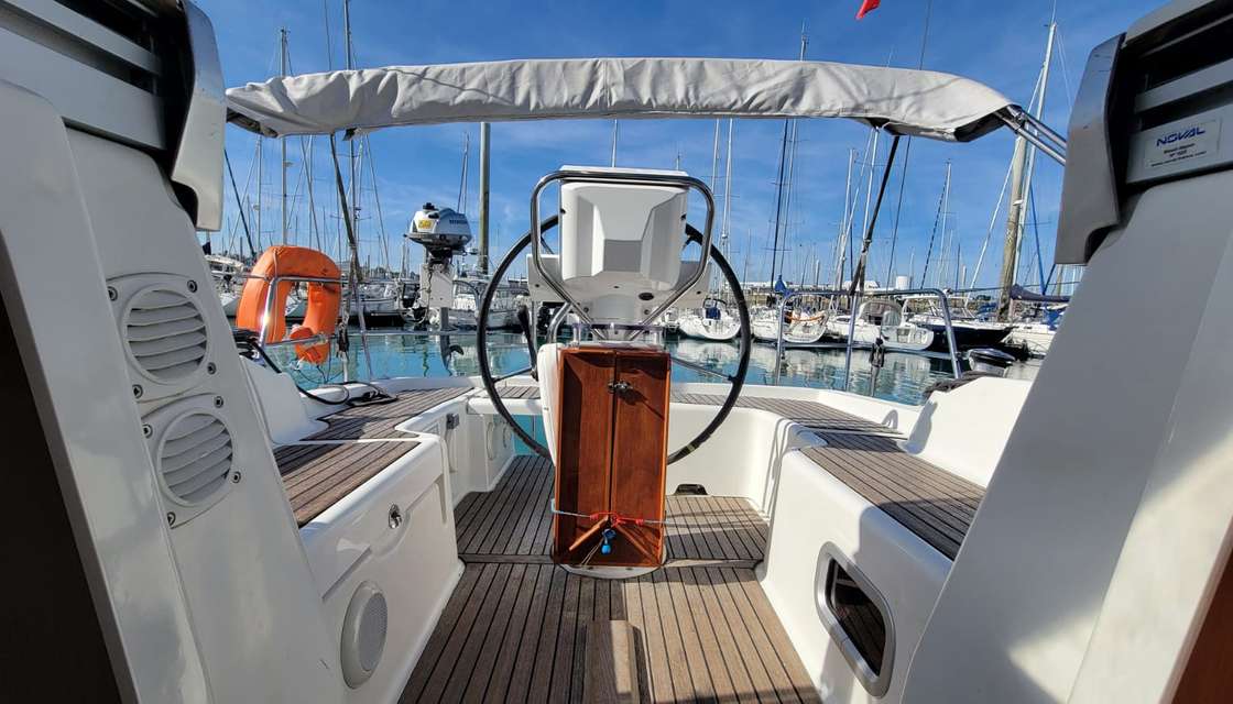 Oceanis 31