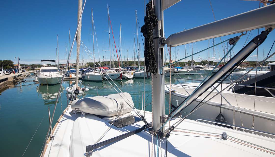 Oceanis 35