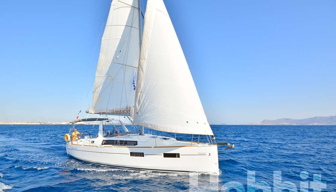 Oceanis 35