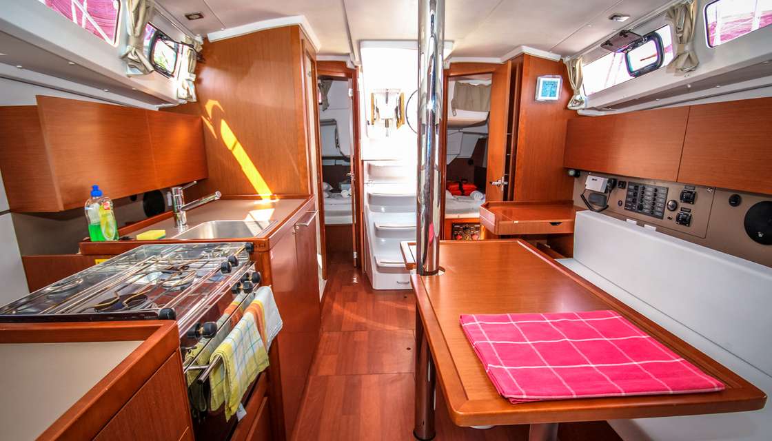 Oceanis 35