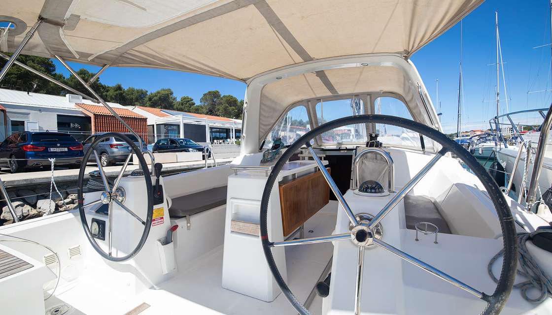 Oceanis 35