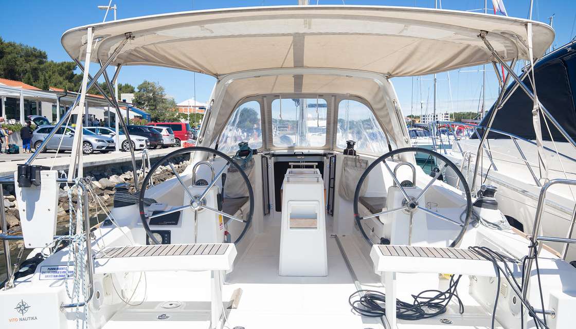 Oceanis 35