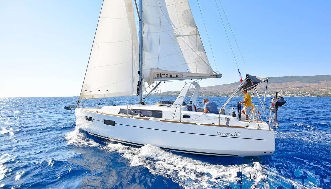 Oceanis 35
