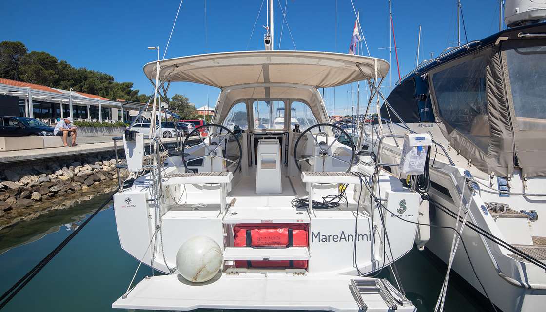 Oceanis 35