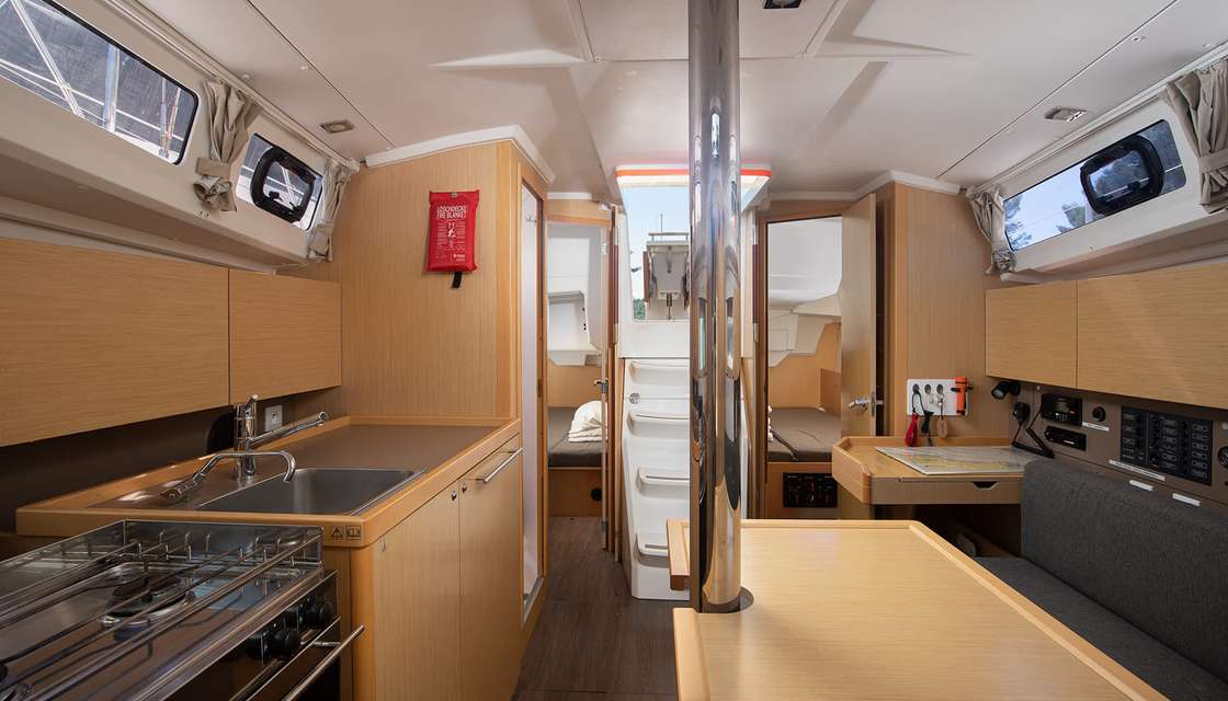 Oceanis 35