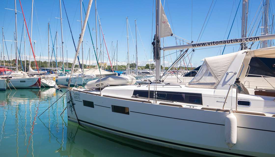 Oceanis 35