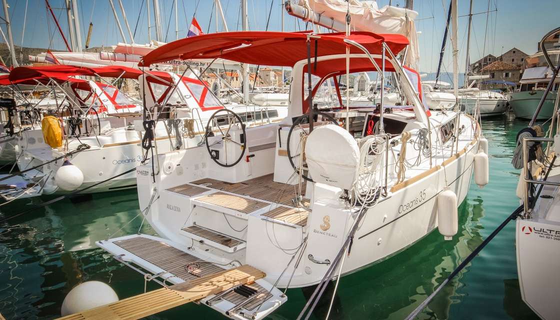 Oceanis 35