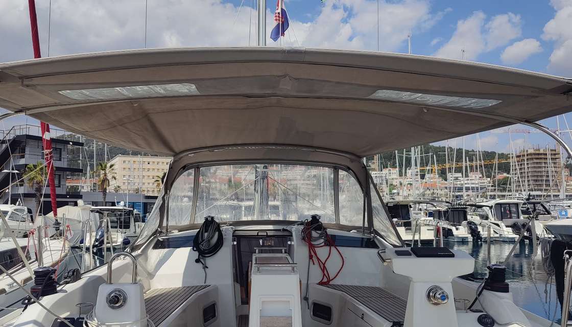 Oceanis 37.1