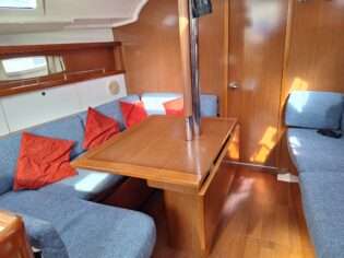 Oceanis 37