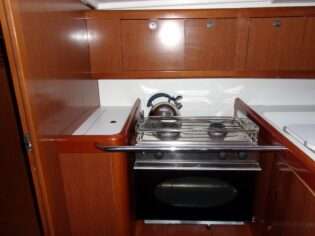 Oceanis 37