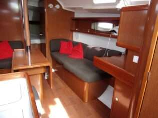 Oceanis 37