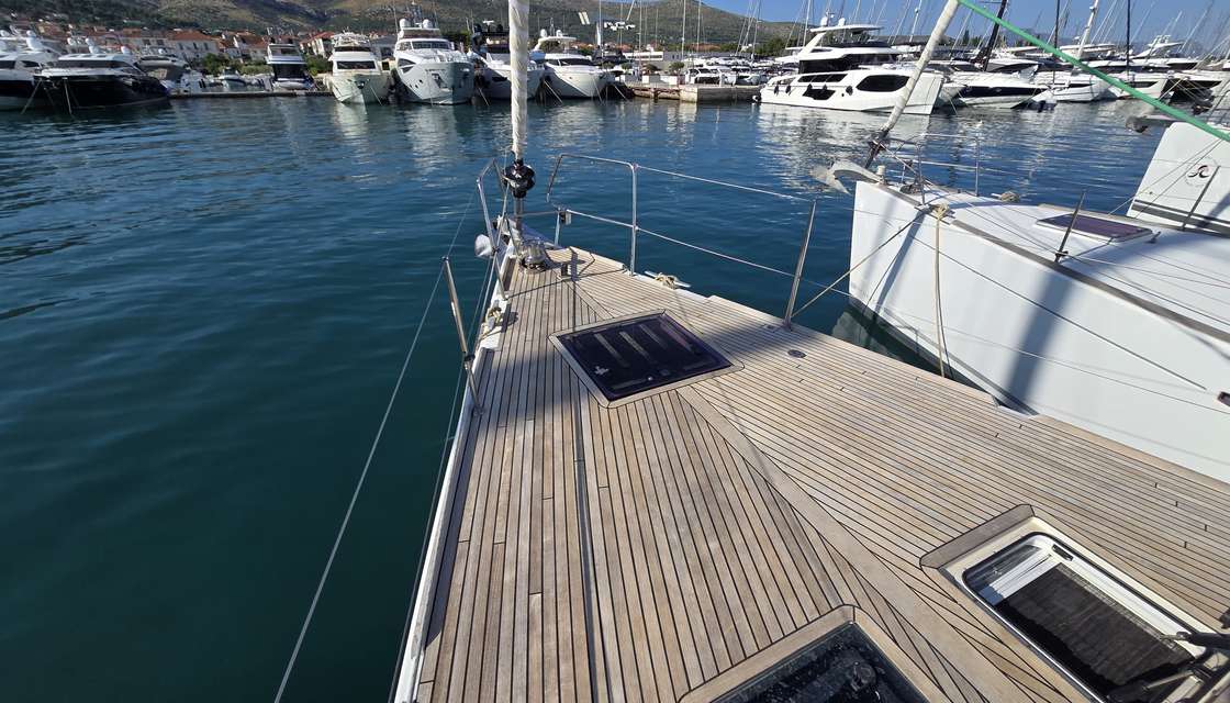 Oceanis 55