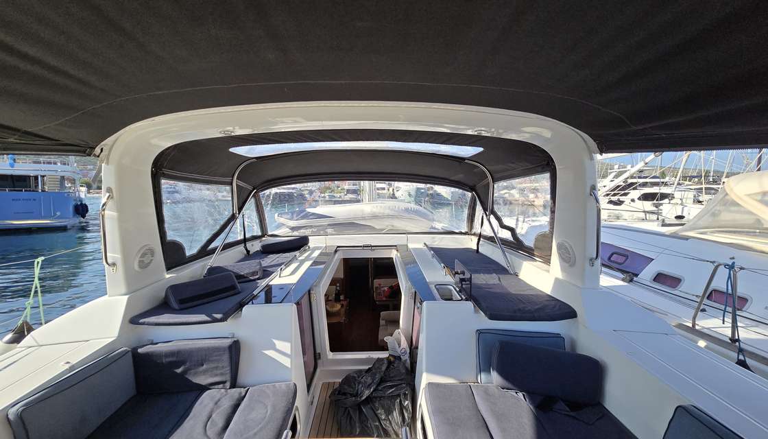 Oceanis 55