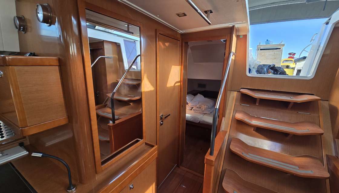 Oceanis 55