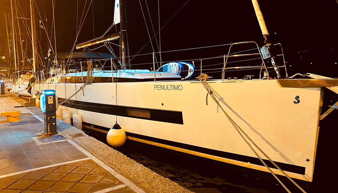 Oceanis Yacht 62