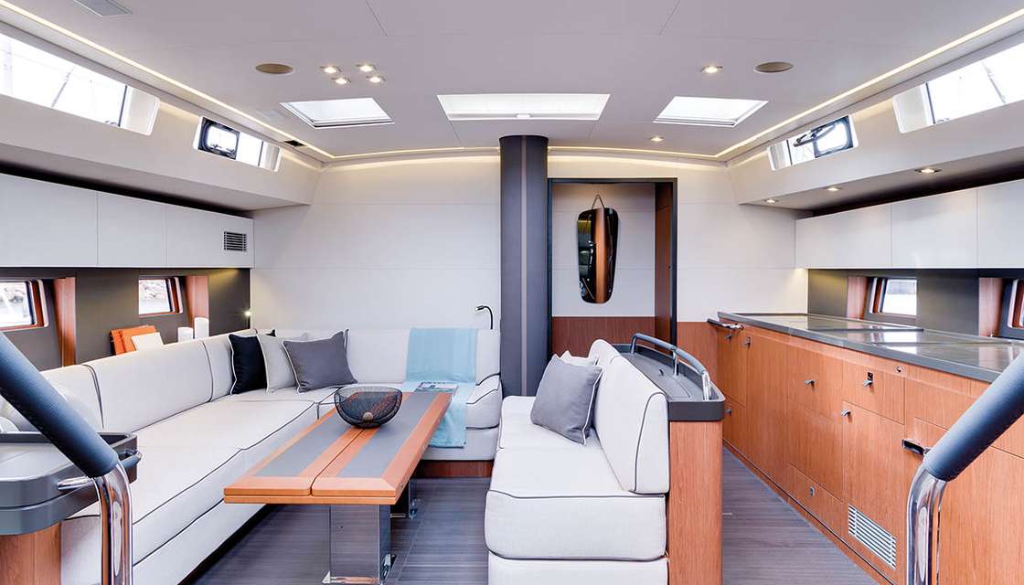 Oceanis Yacht 62
