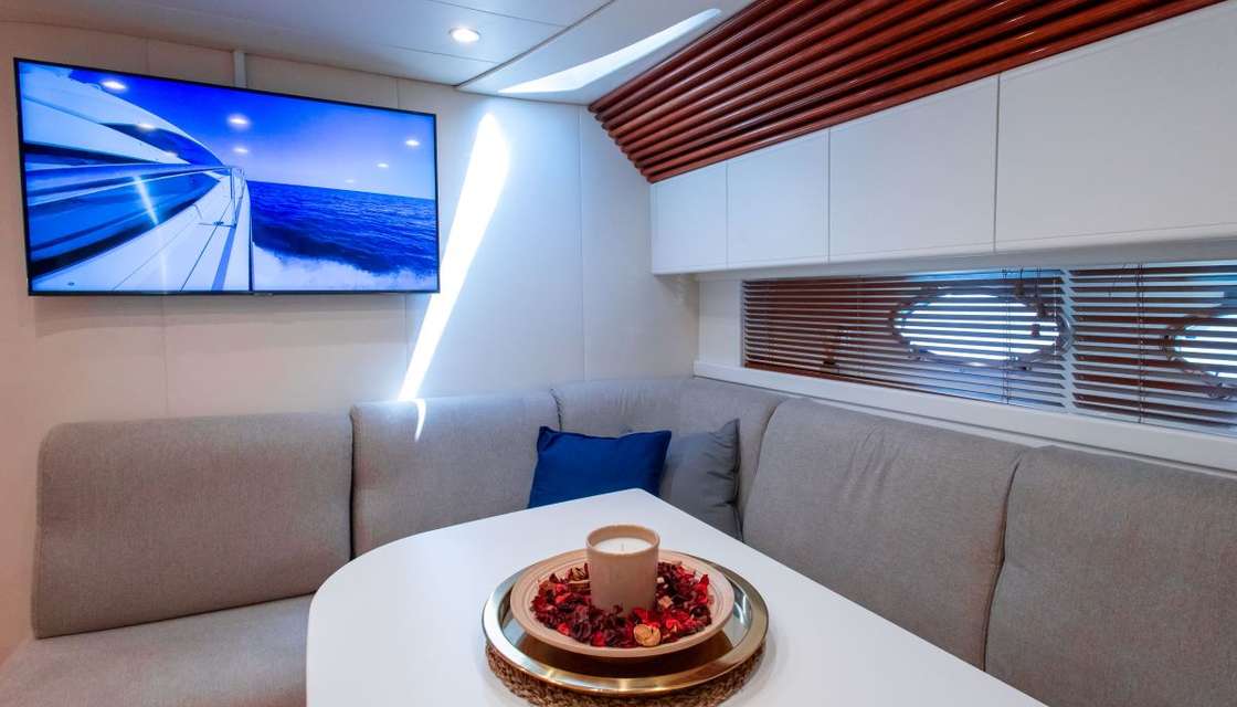 Pershing 52