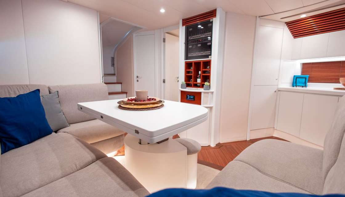 Pershing 52