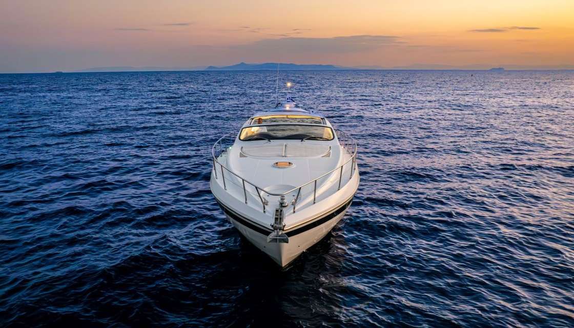 Pershing 52