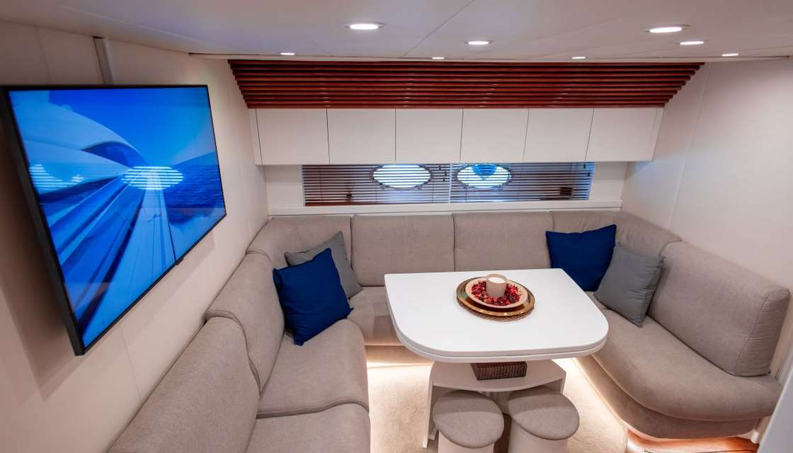 Pershing 52
