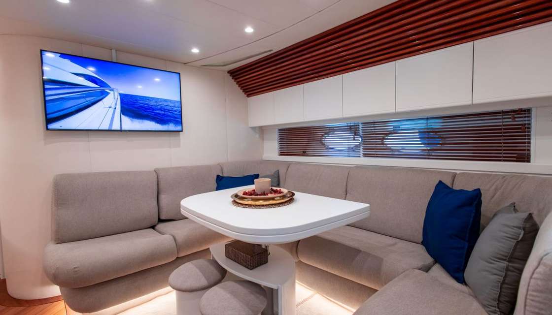 Pershing 52
