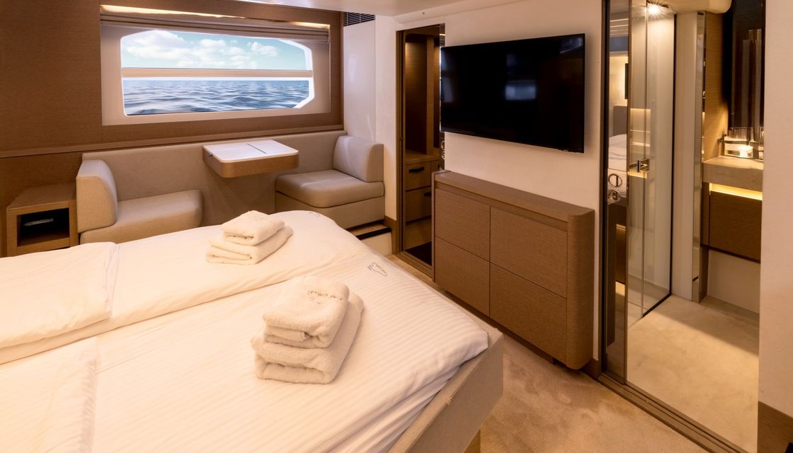 Prestige 590 Fly