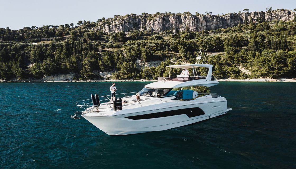 Prestige 590 Fly