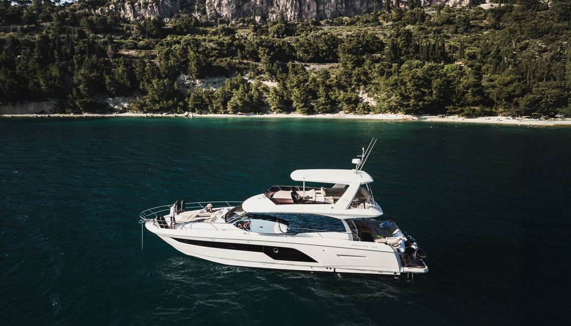 Prestige 590 Fly