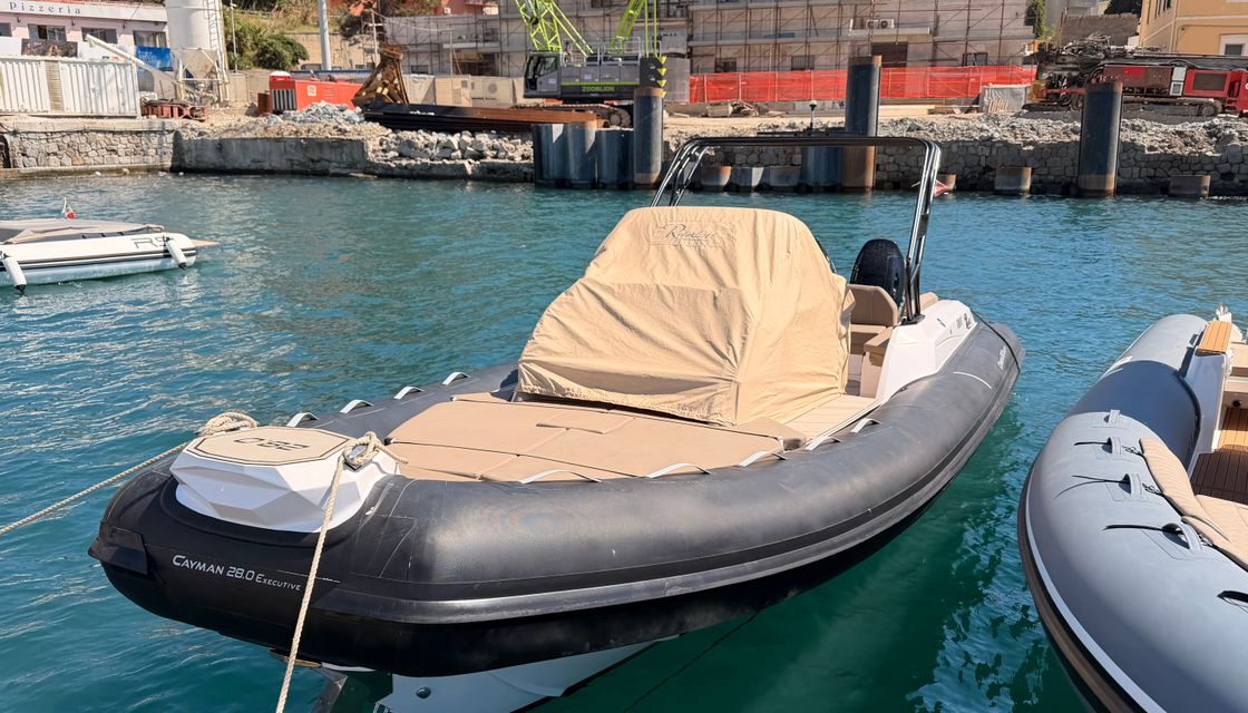 Cayman 28.0 Executive