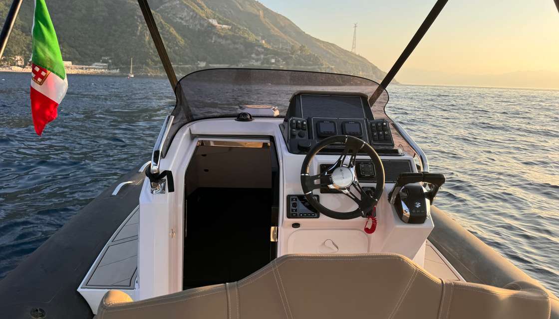 Cayman 28.0 Executive